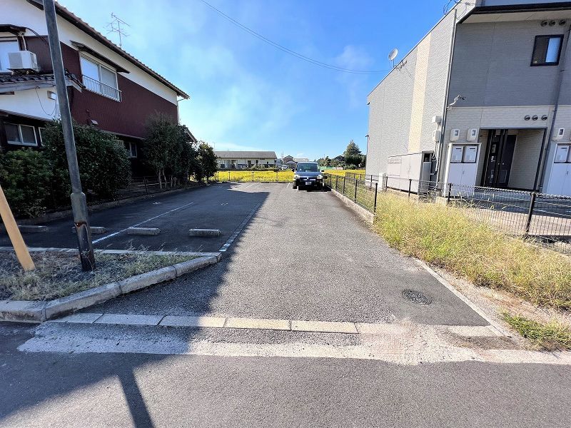 レオパレスメルベーユⅡ 駐車場