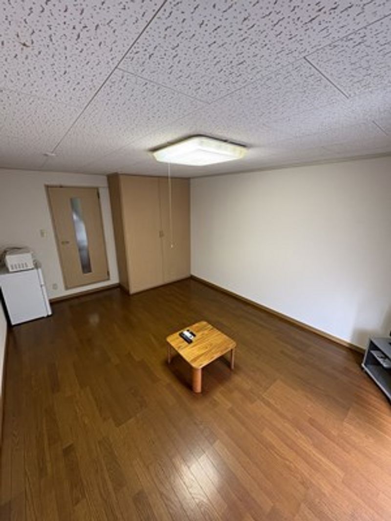 レオパレス柿ノ木 居間