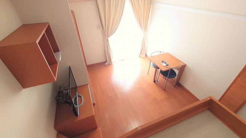 レオパレス久保 居間