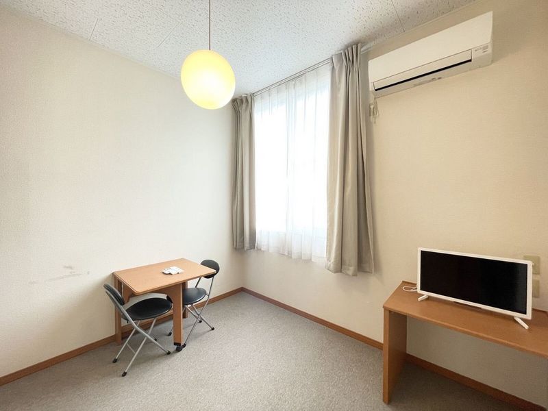 レオパレスブリランテ 居間