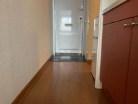 レオパレスセレッソ 玄関