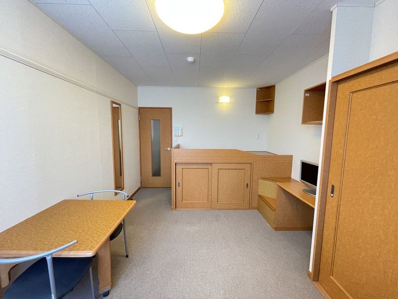 レオパレスＴＫすずめ 居間