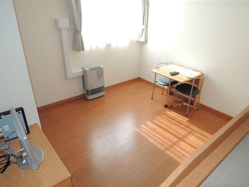 レオパレス札幌Ａ棟 居間