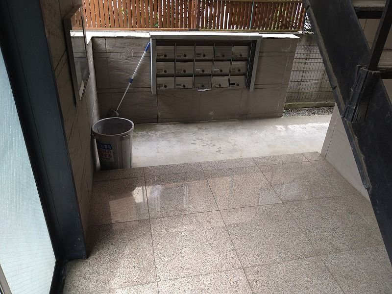 レオパレスＰＬＡＣＥ　ＩＮ　ＴＨＥ　ＳＵＮ エントランス