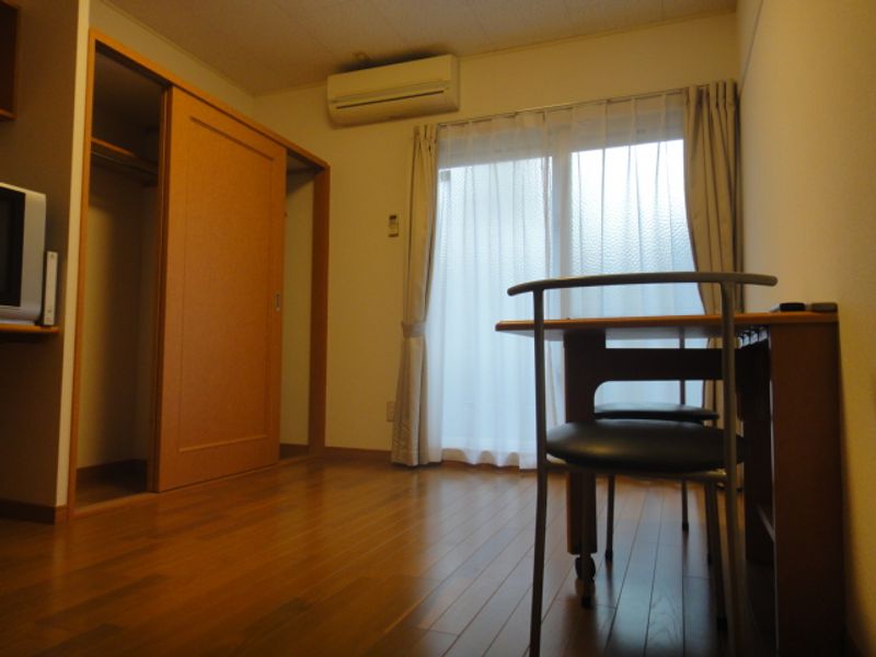 レオパレス新都心Ⅱ 居間