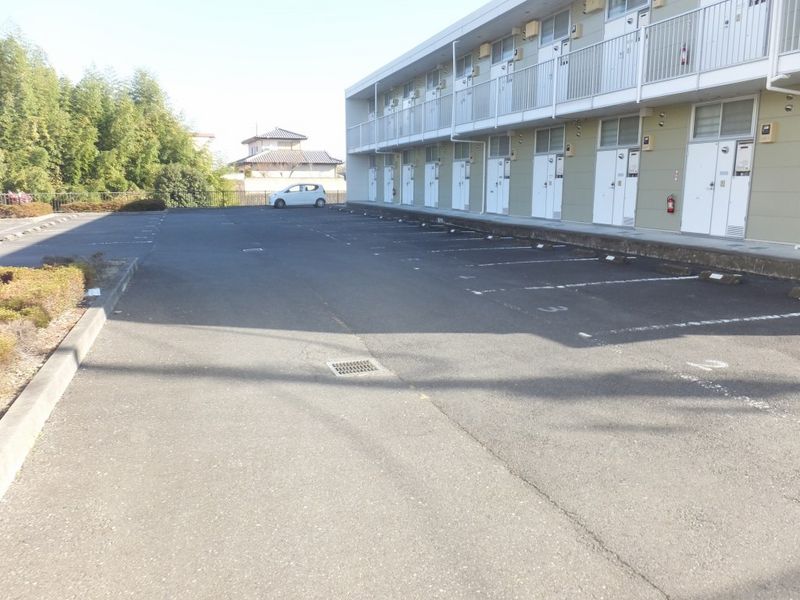 レオパレスアロマ赤坂Ⅰ 駐車場