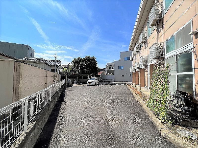 レオパレス行徳 駐車場