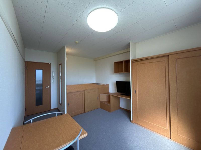 レオパレス海誠 居間