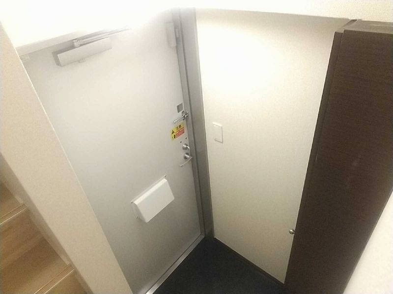 レオネクストオレガノ 玄関
