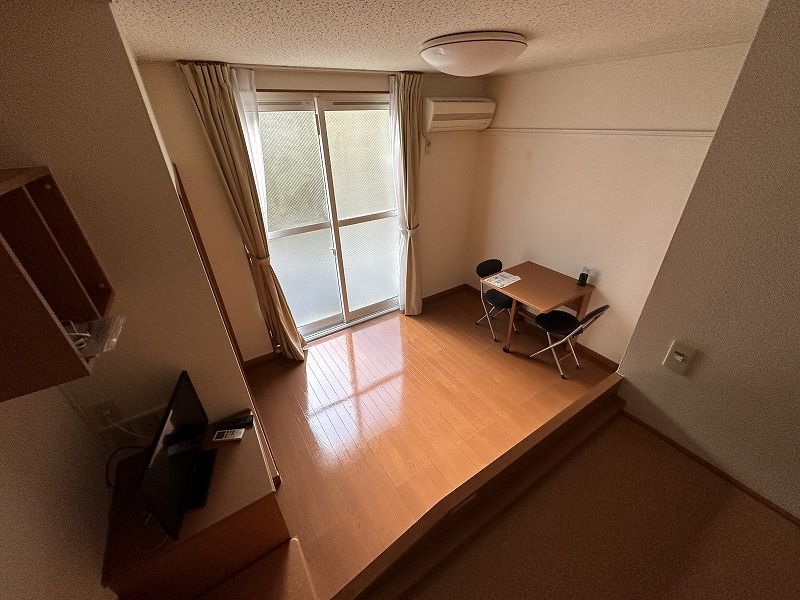 レオパレス御本丸弐番館 居間