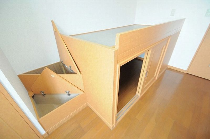 レオパレスドミール細江Ｎ壱番館 収納