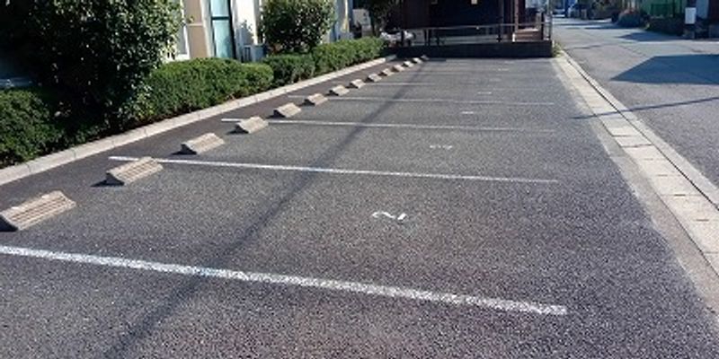 レオパレス華 駐車場