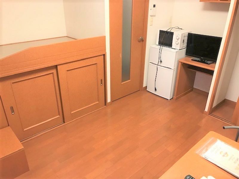 レオパレスカンパーニュ 居間