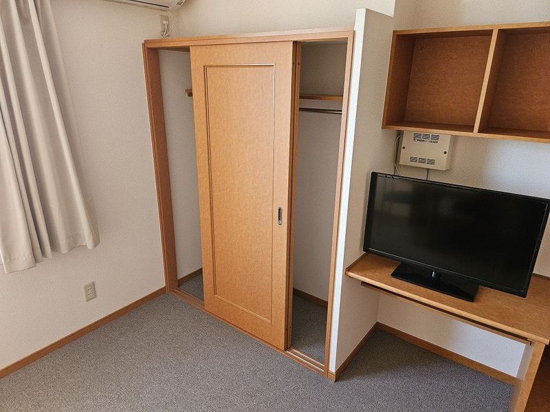 レオパレスサウスランド 居間