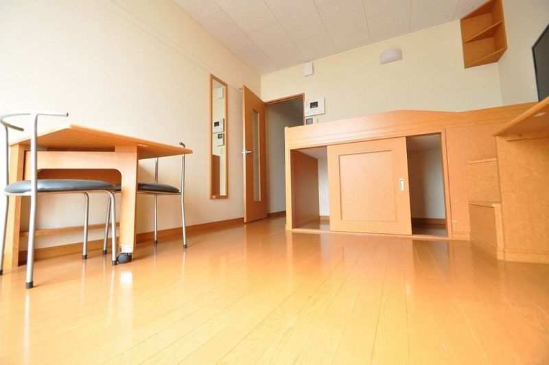 レオパレス八丁道Ａ 居間
