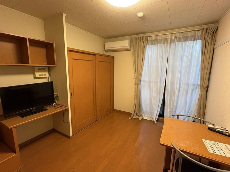 レオパレス織姫 居間