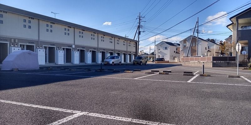 レオネクストｍａｎａ 駐車場