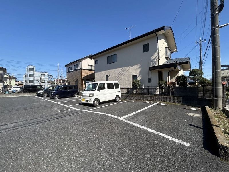 レオパレスセゾン・ドミール 駐車場