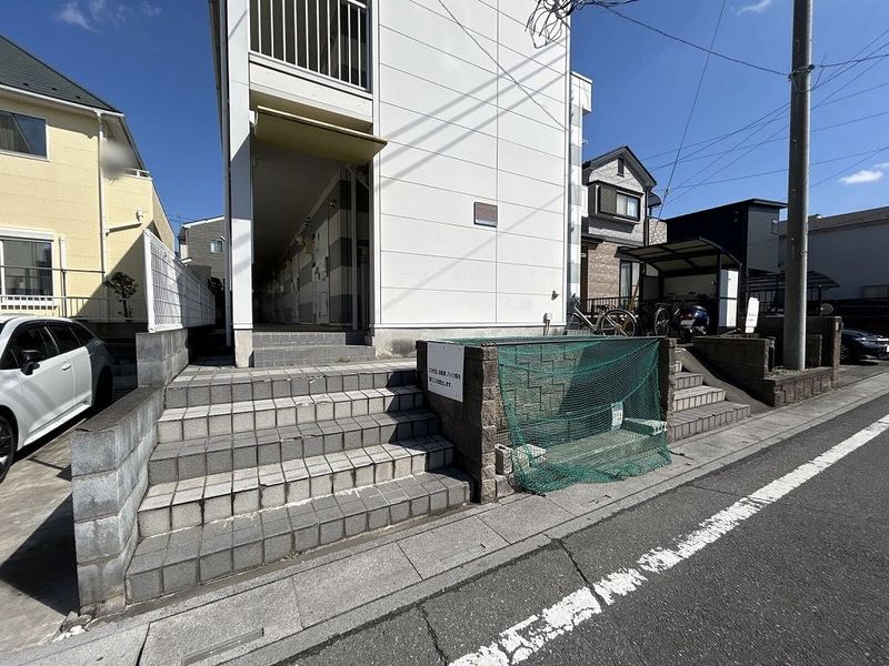 レオパレスムツミハイツ東大宮 エントランス