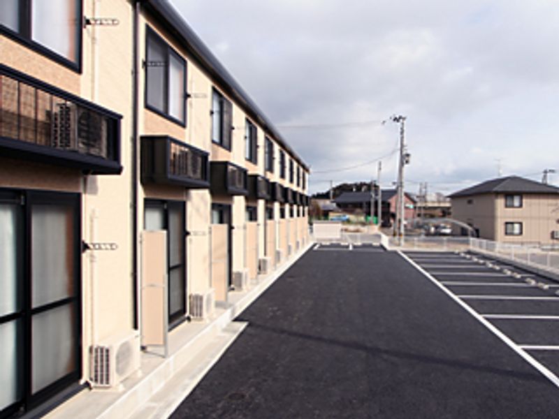 レオパレスＭｉｙａｍａ 駐車場