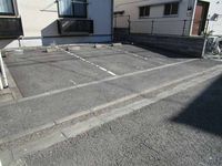 レオパレスラピスＡ 駐車場