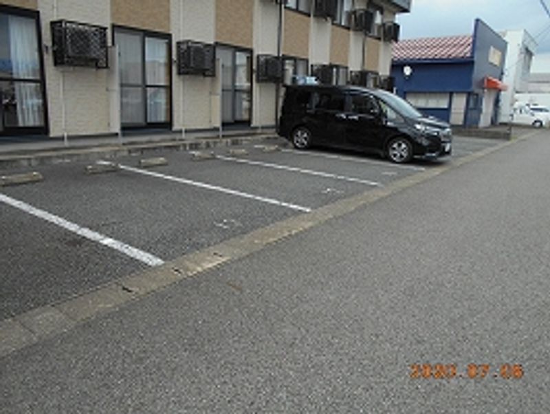 レオパレスエクセル 駐車場