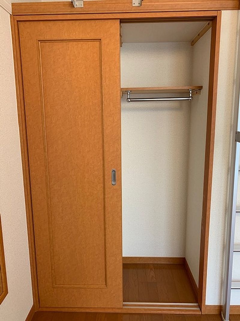 レオパレスエルフ仁川 収納