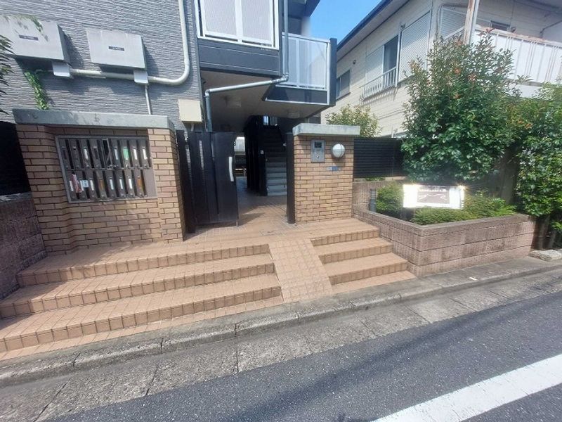 レオパレス中落合ヒルズ エントランス