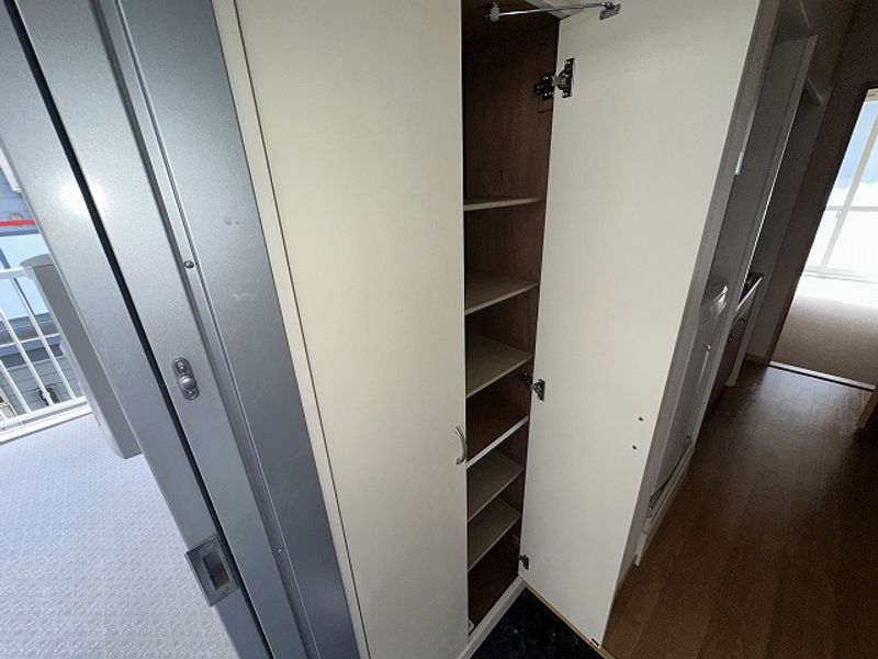 レオパレスカーネリアン片倉 収納