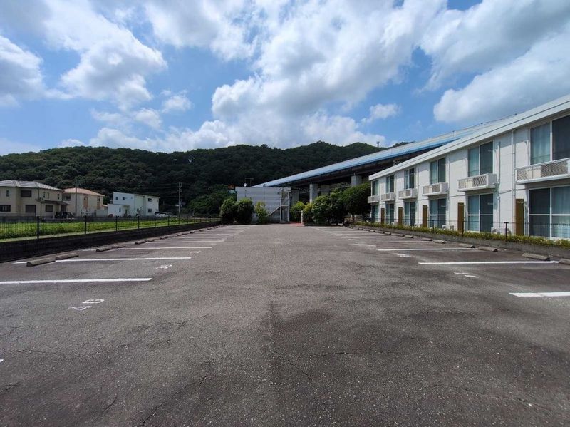 レオパレスサニーハイツⅡ 駐車場