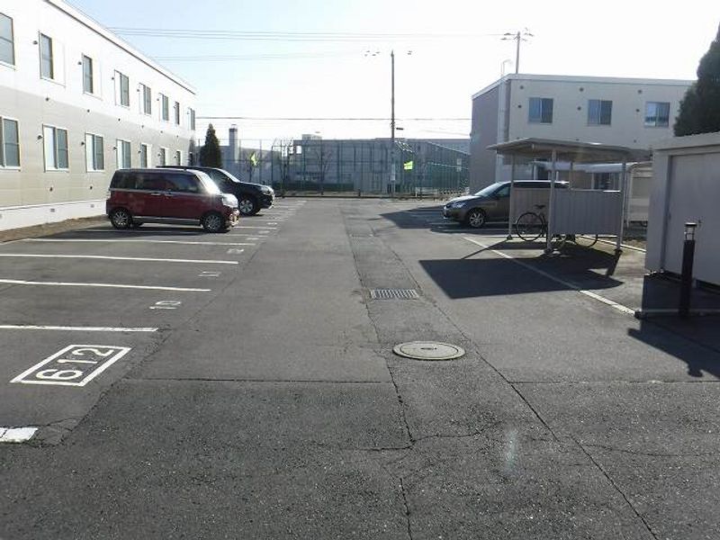 レオパレス幸 駐車場