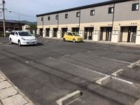レオパレスアミルⅡ 駐車場