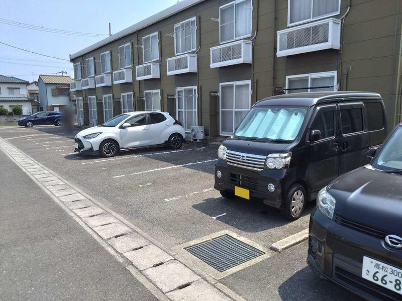 レオパレスＧｒａｃｅ 駐車場