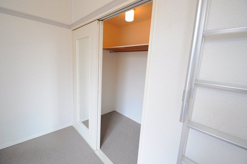 レオパレス上津台 収納