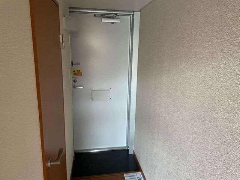 レオパレス松本中央 玄関