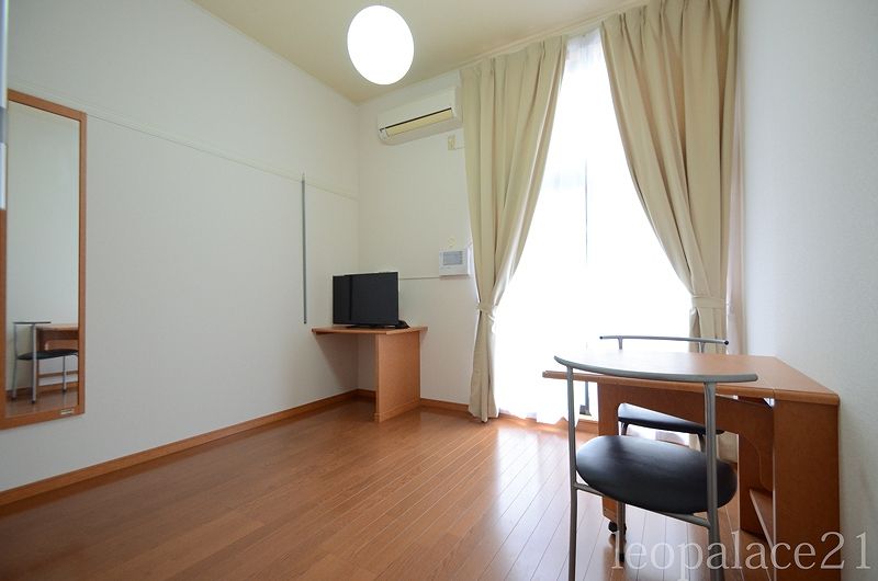 レオパレス敬愛 寝室