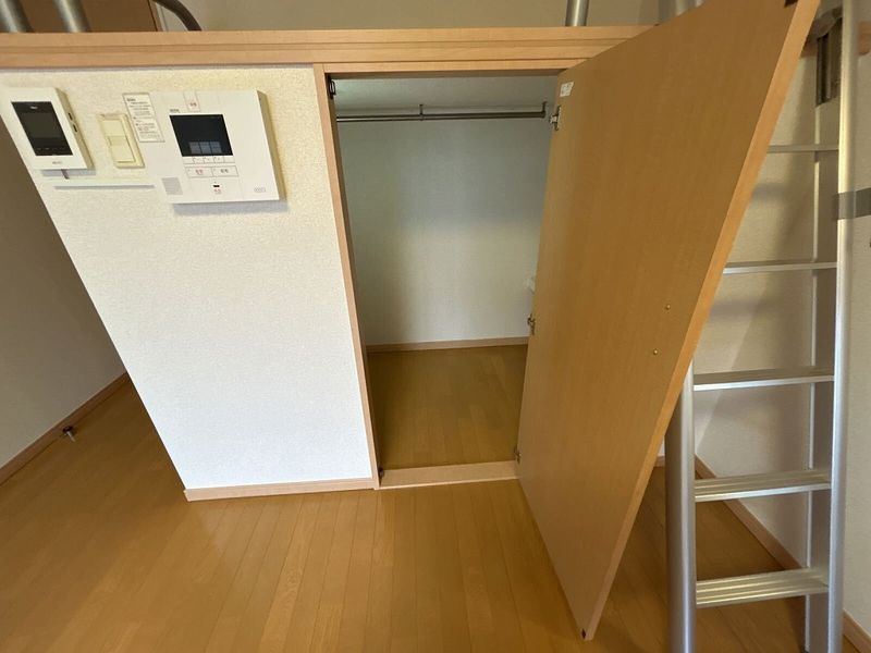 レオパレスグリーンパイン松本 収納