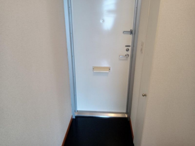 レオパレスＴＯＫＵＷＡⅠ 玄関