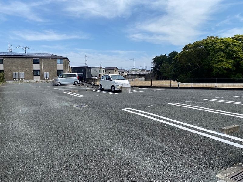 レオパレスクラージュⅡ 駐車場