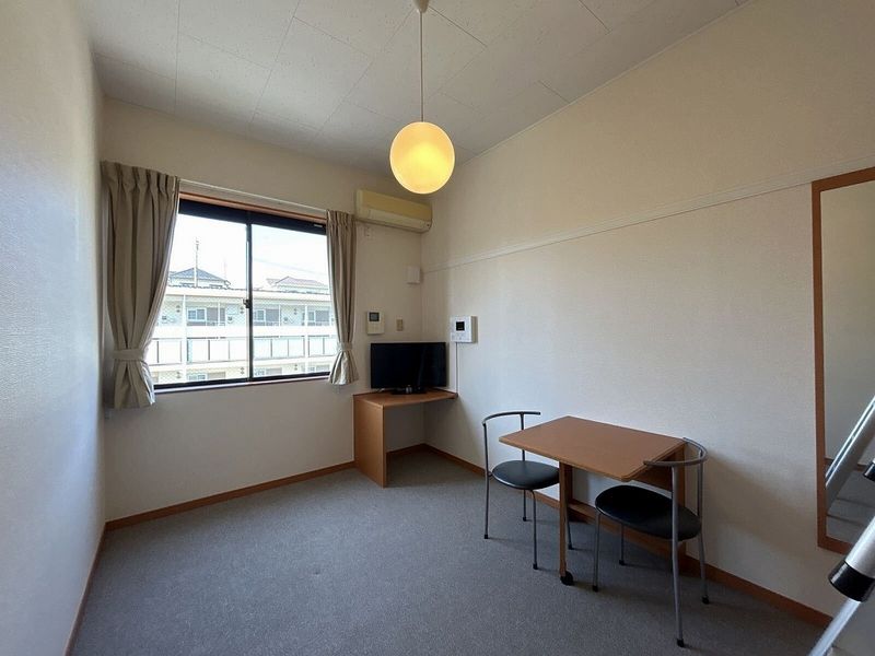レオパレス千年の時 居間
