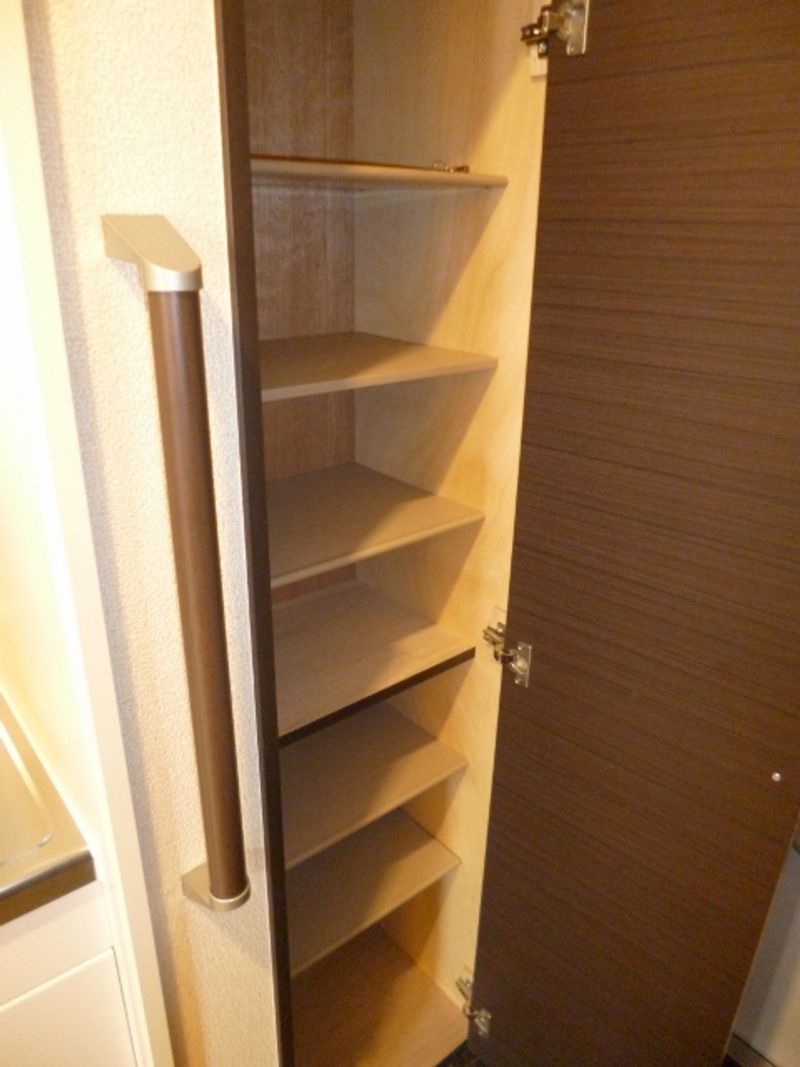 レオネクストシンコーポ浦安 収納