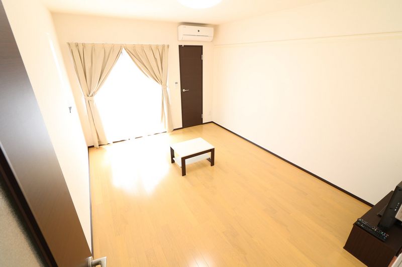 レオネクストクレシェンド藤 居間