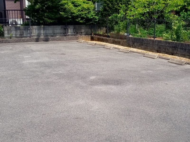 レオパレスサンシャイン井上 駐車場