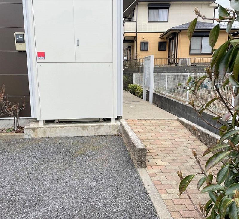 レオパレスうすい エントランス