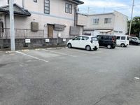 レオパレスミワ 駐車場