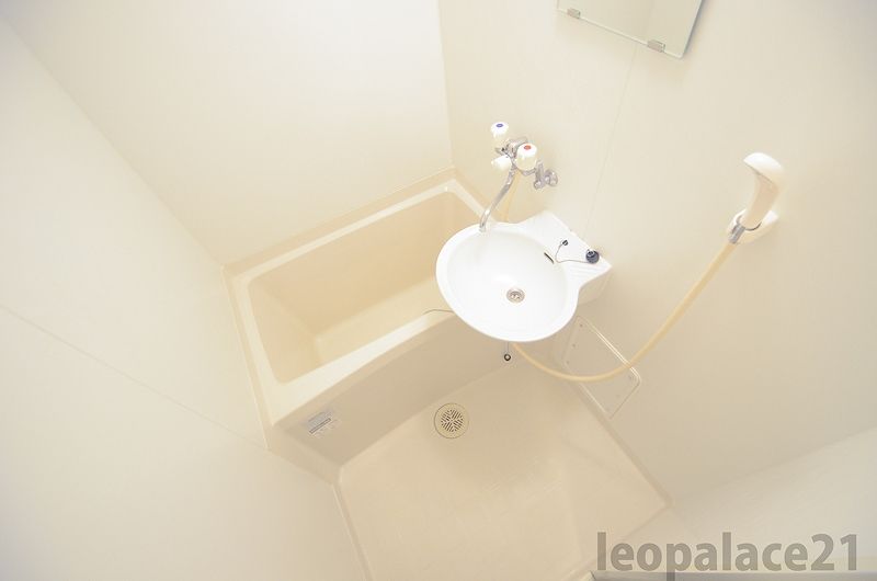 leopalace SAWAH Washroom