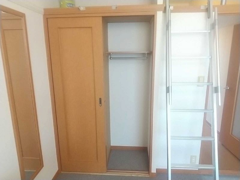 レオパレスフィオラ 居間