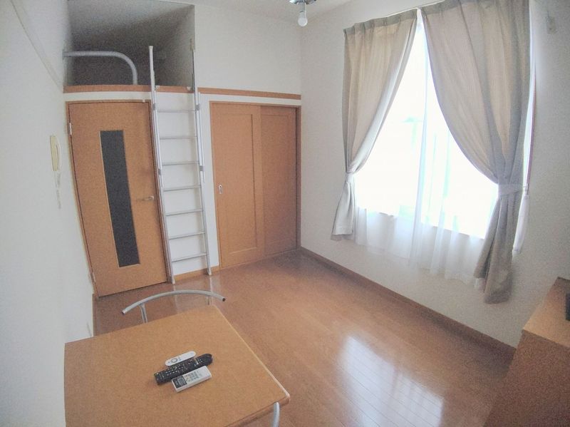 レオパレスＧＥＭ 居間