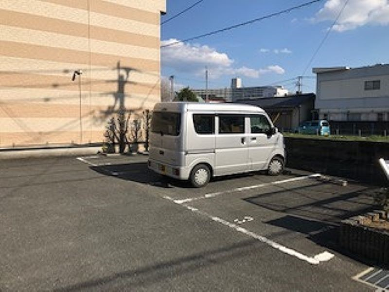 レオパレス秋桜 駐車場