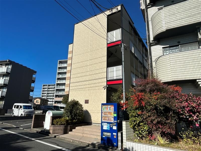 レオパレスナルニ 外観